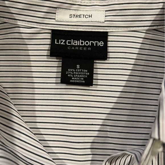 Set of 2 Liz Claiborne Stretch Blouses - Picture 11 of 11
